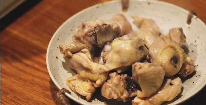 教你用电饭锅做媲美店里的黄焖鸡米饭做法图解3)