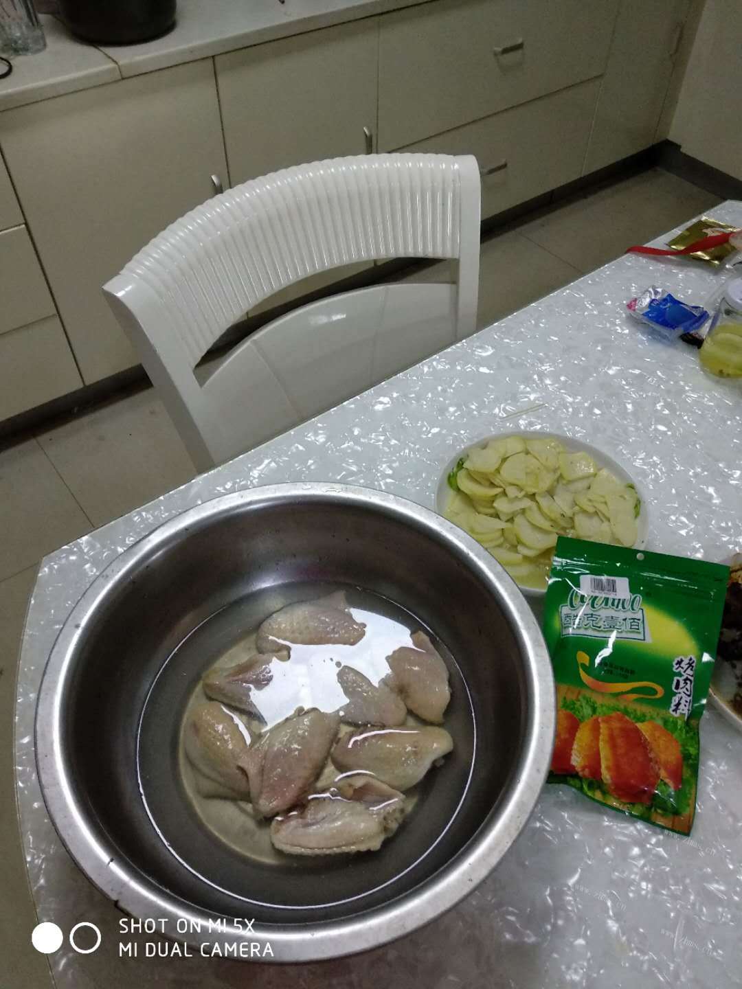奥尔良鸡翅做法图解1)