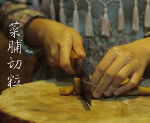 潮汕虾仁菜脯做法图解2)