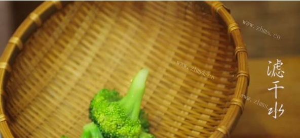 蚝油西兰花做法图解3)