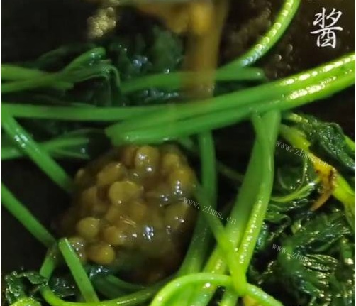 豆酱清炒番薯叶做法图解7)